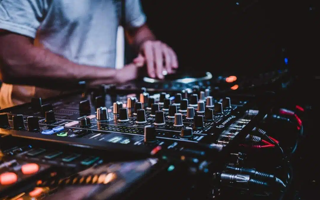 DJ for wedding: How to choose him